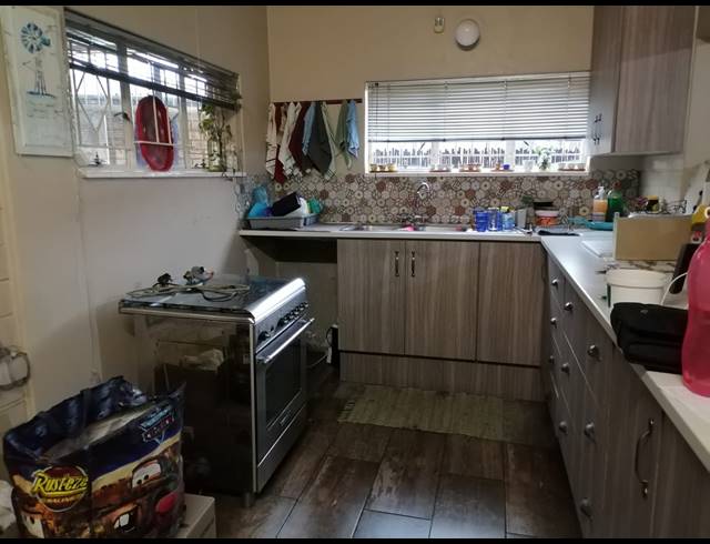 3 BEDROOM FREESTANDING FOR SALE IN OOS EINDE